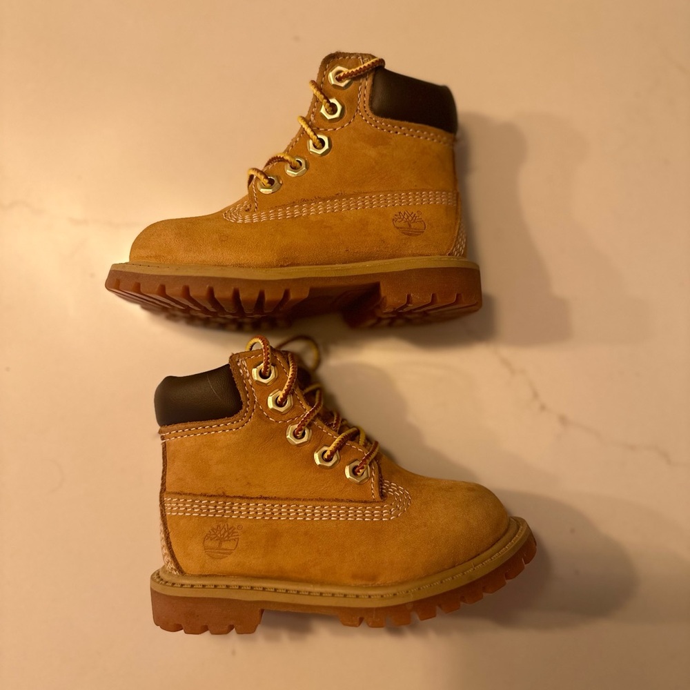 Timberland 6" Premium Waterproof Boots
Boys' Toddler Size 5